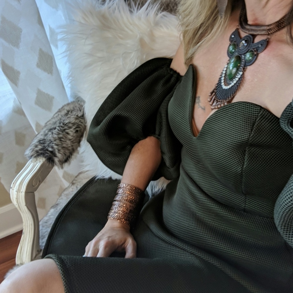 Beautiful OLIVE Fit&Flare Dress w/Poof Sleeves